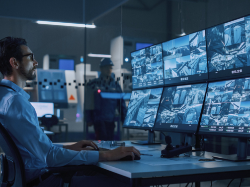 Industry,4.0,Modern,Factory:,Security,Operator,Controls,Proper,Functioning,Of