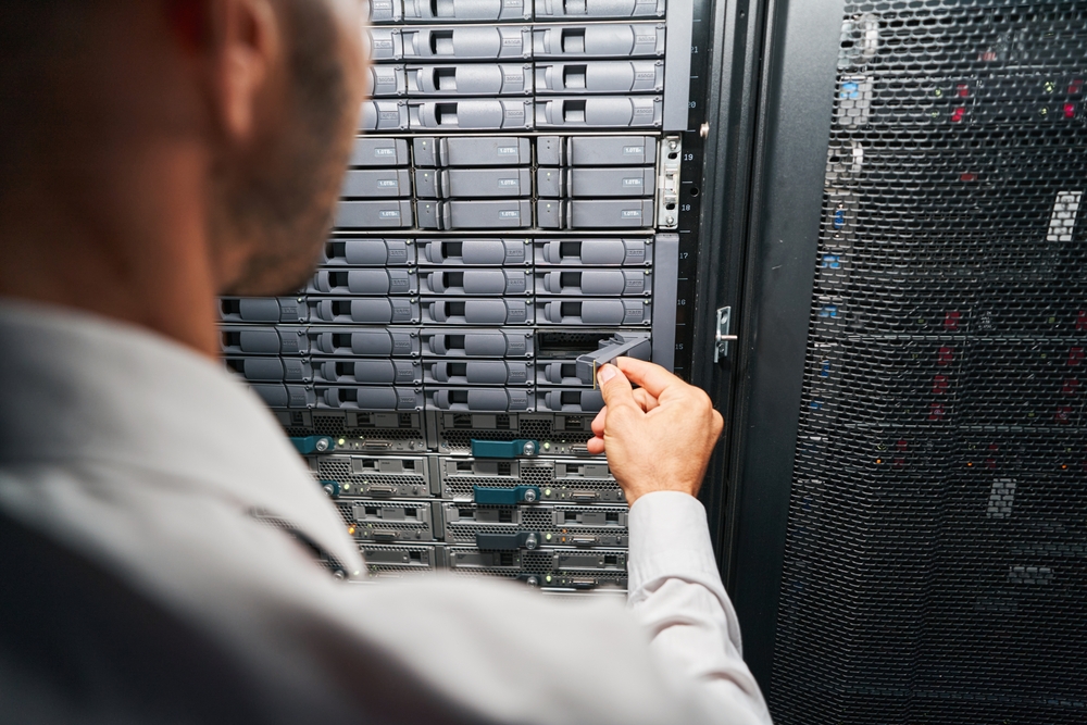 Unrecognized,European,Maintenance,Administrator,Examining,Supercomputer,In,Serber,Room